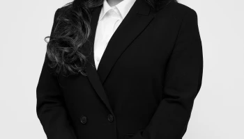 narine-mnakian-legal-assistant